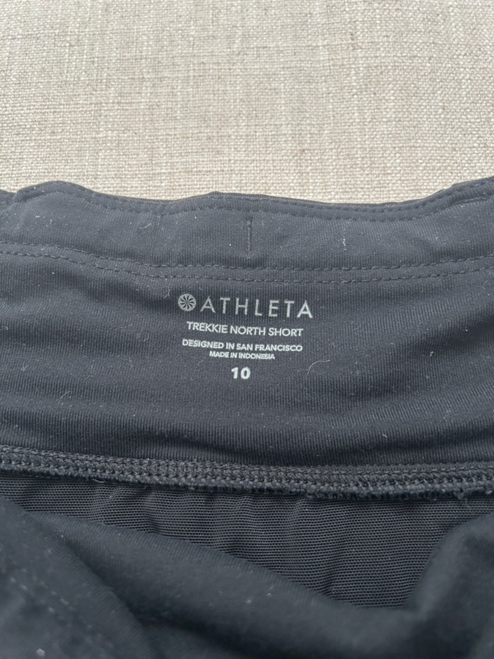 Athleta Trekkie North Shorts Women's 10 Black Ripstop Athletic Leisure - Picture 5 of 10